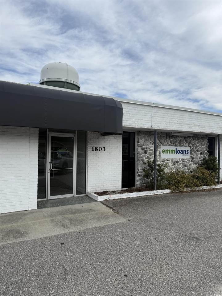 1803 N Oak St. - Photo 1