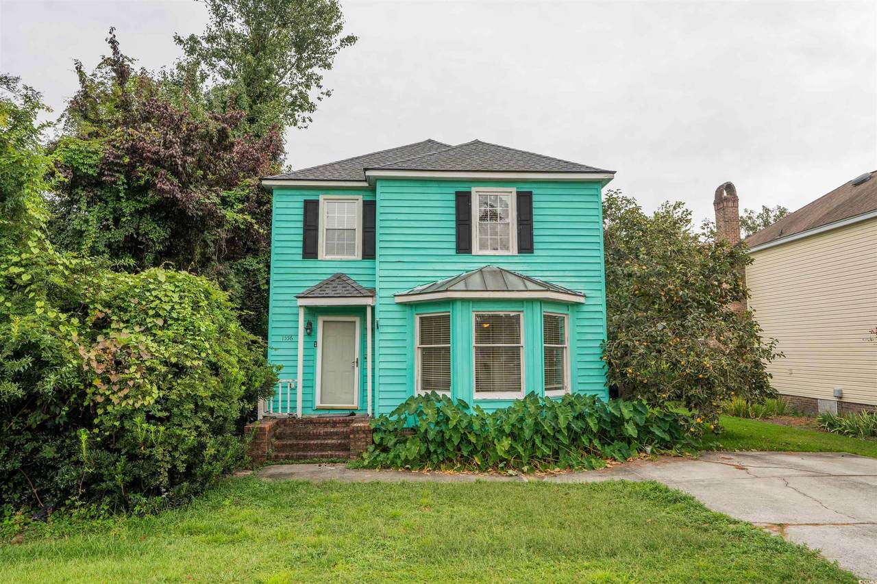 1556 Victoria Ln. - Photo 1