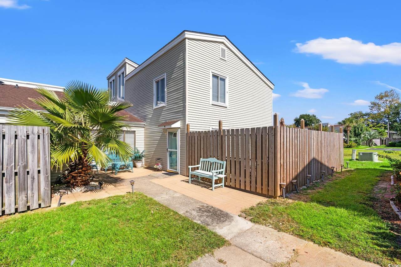 800 9th Ave. S - Photo 1