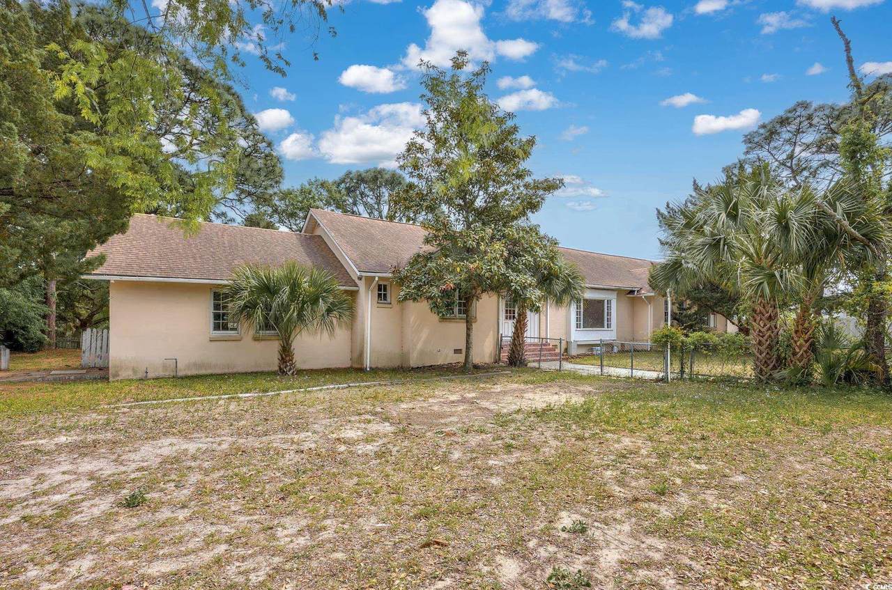 415 42nd Ave. N - Photo 1