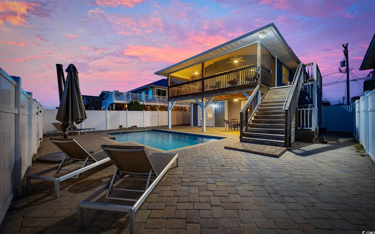 307 53rd Ave. N - Photo 1