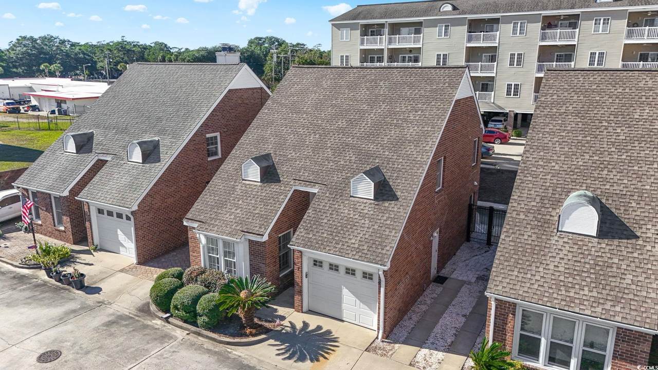 305 2nd Ave. N - Photo 1