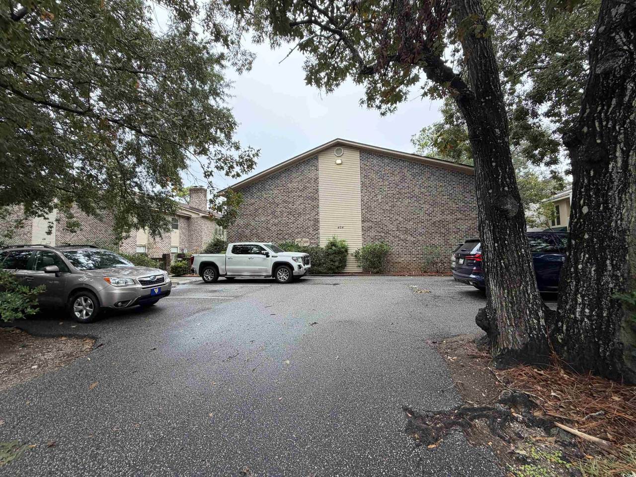 404 75th Ave N - Photo 1