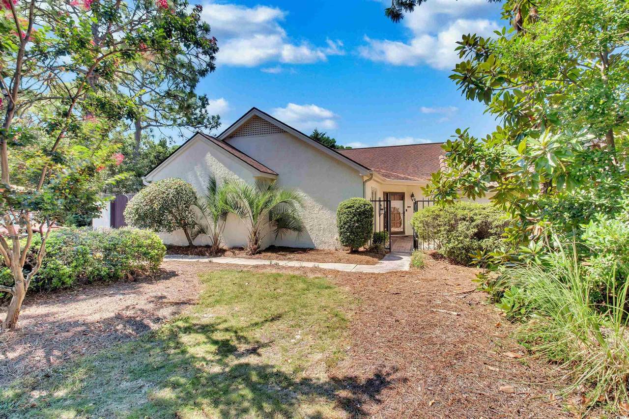 10 Martinique Dr. - Photo 1