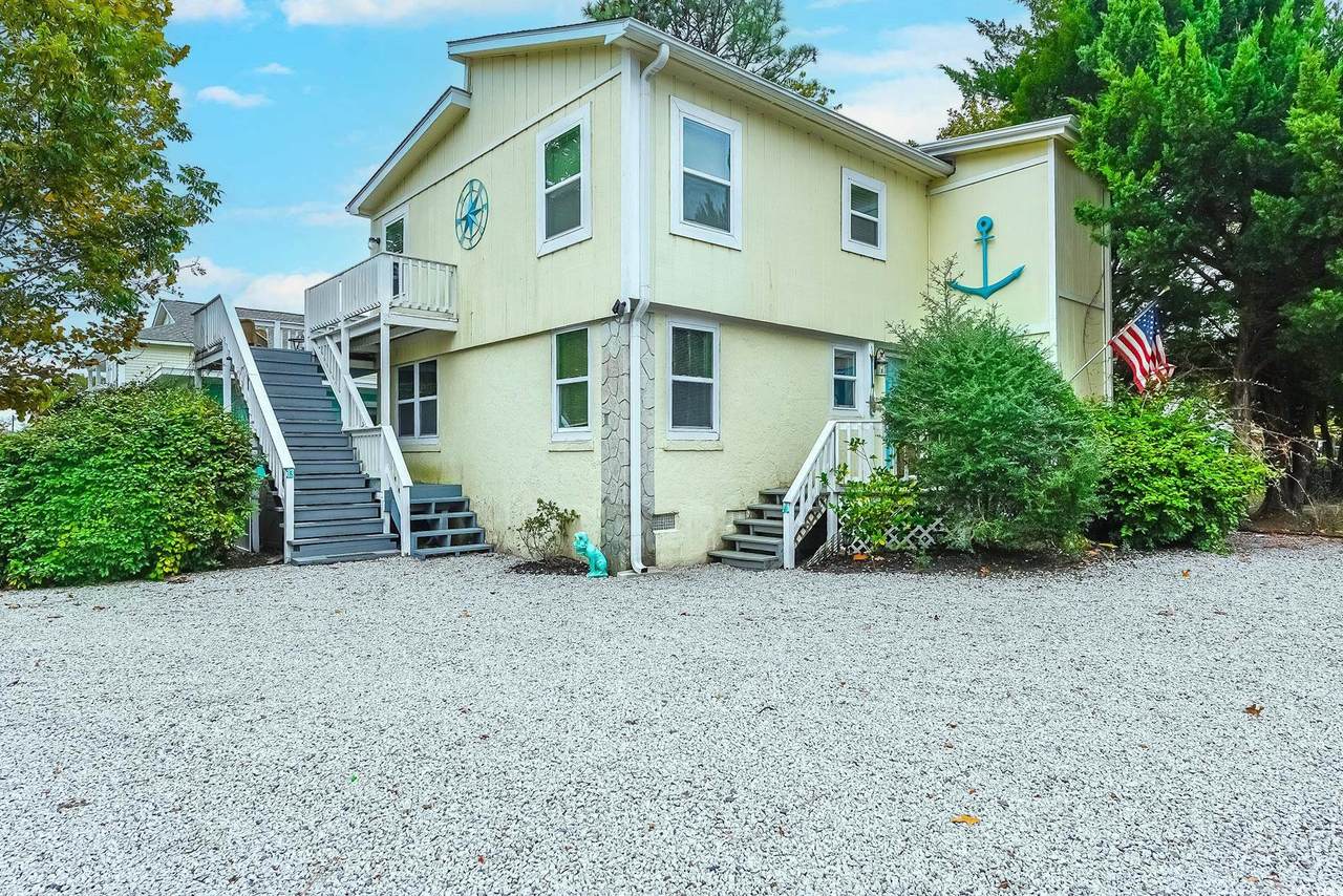 609 15th Ave. S - Photo 1