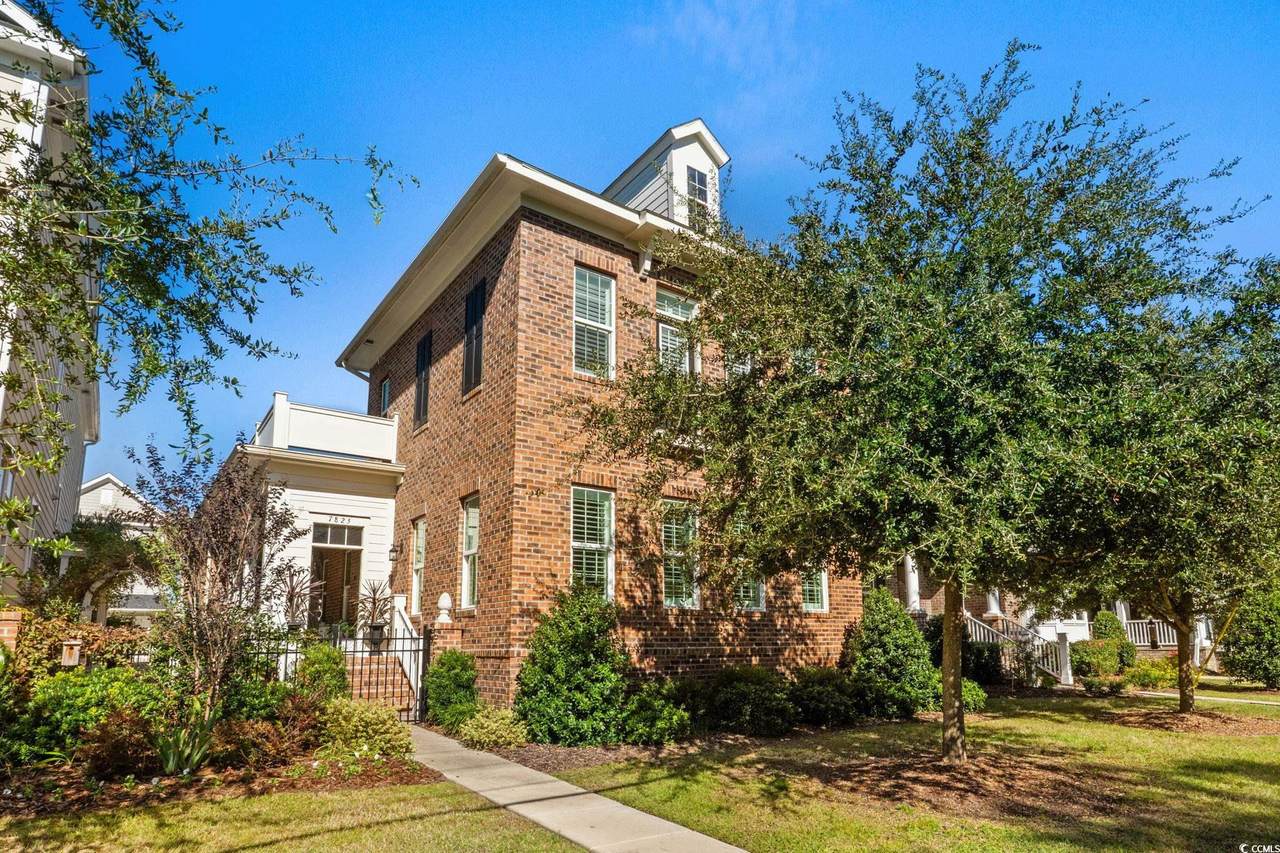 7825 Ocean Blvd. N - Photo 1