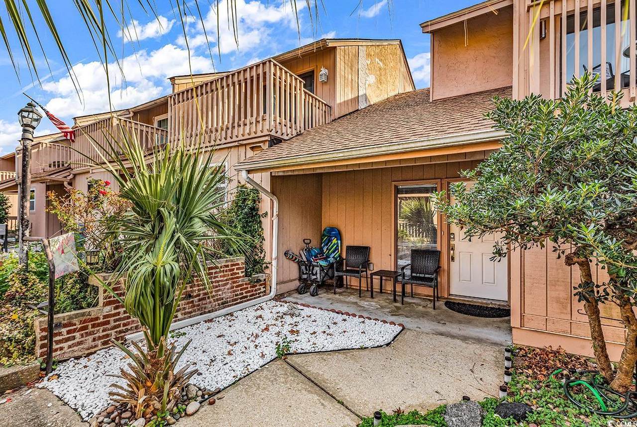 305 21st Ave. S - Photo 1