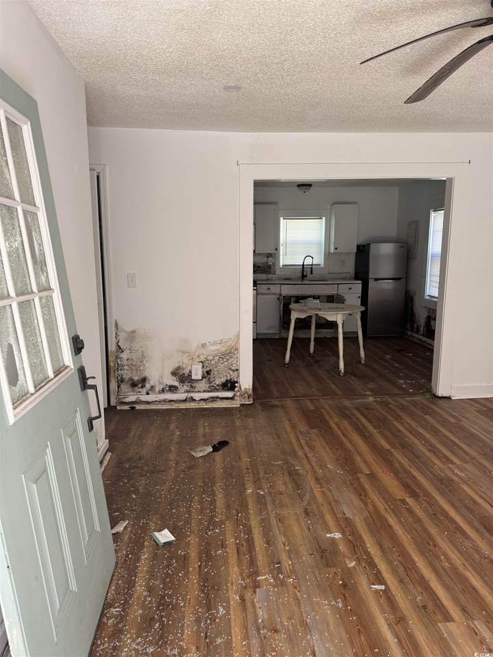 809 Dargan St. - Photo 1