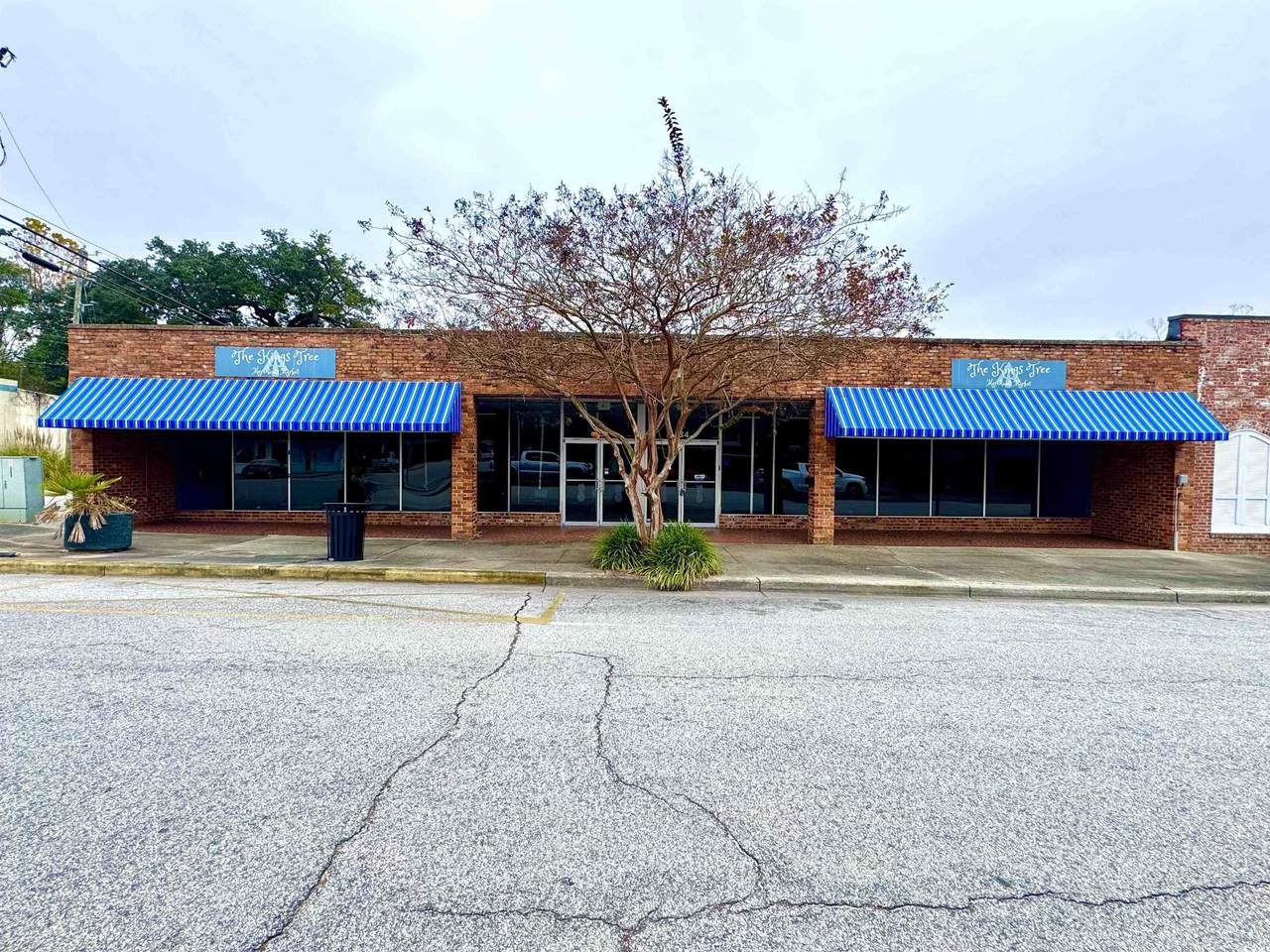 134 Hampton Ave. - Photo 1
