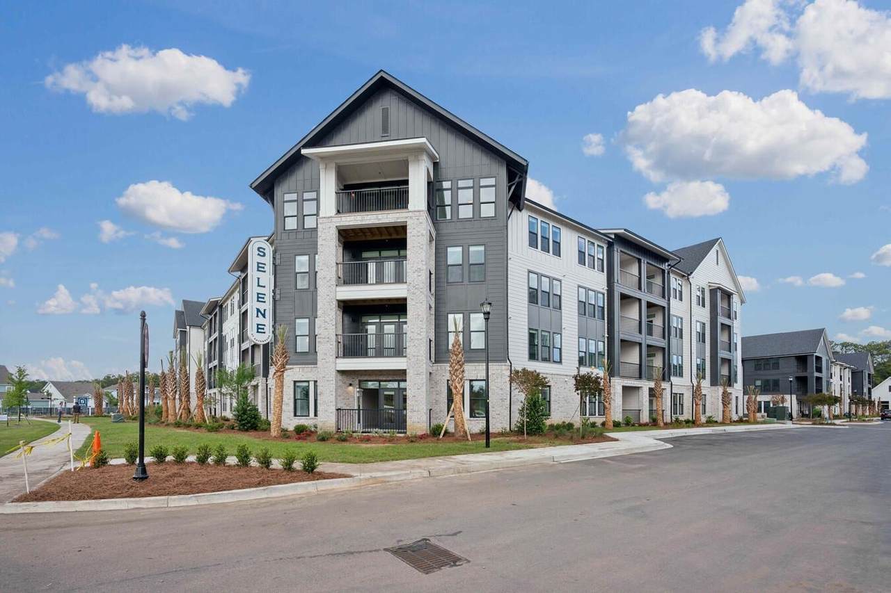 331 Pickwick Dr. - Photo 1