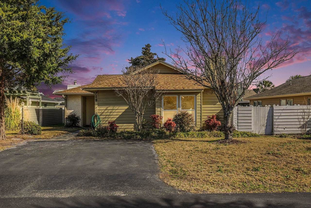 718 Live Oak Dr. - Photo 1