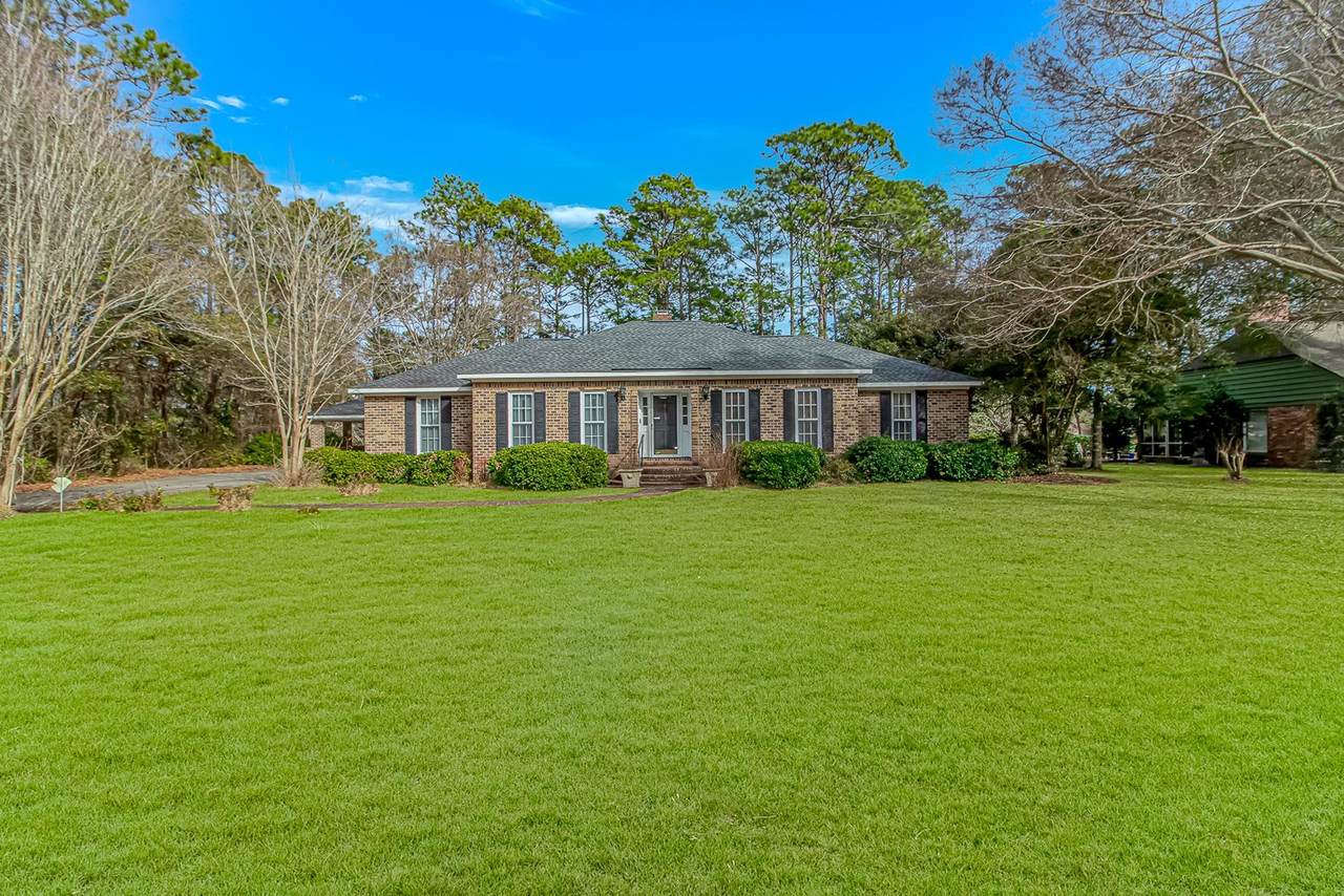 119 University Circle - Photo 1