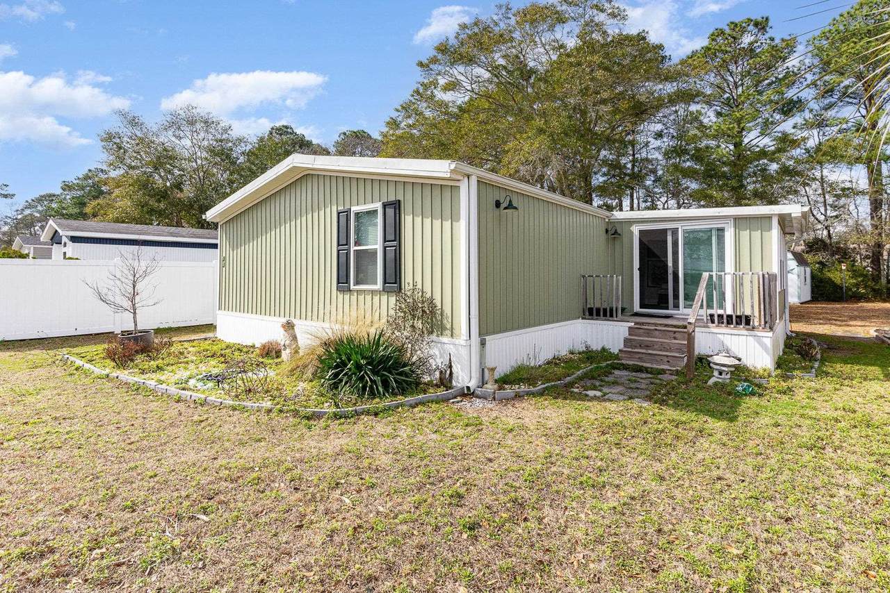 53 Crooked Island Circle - Photo 1