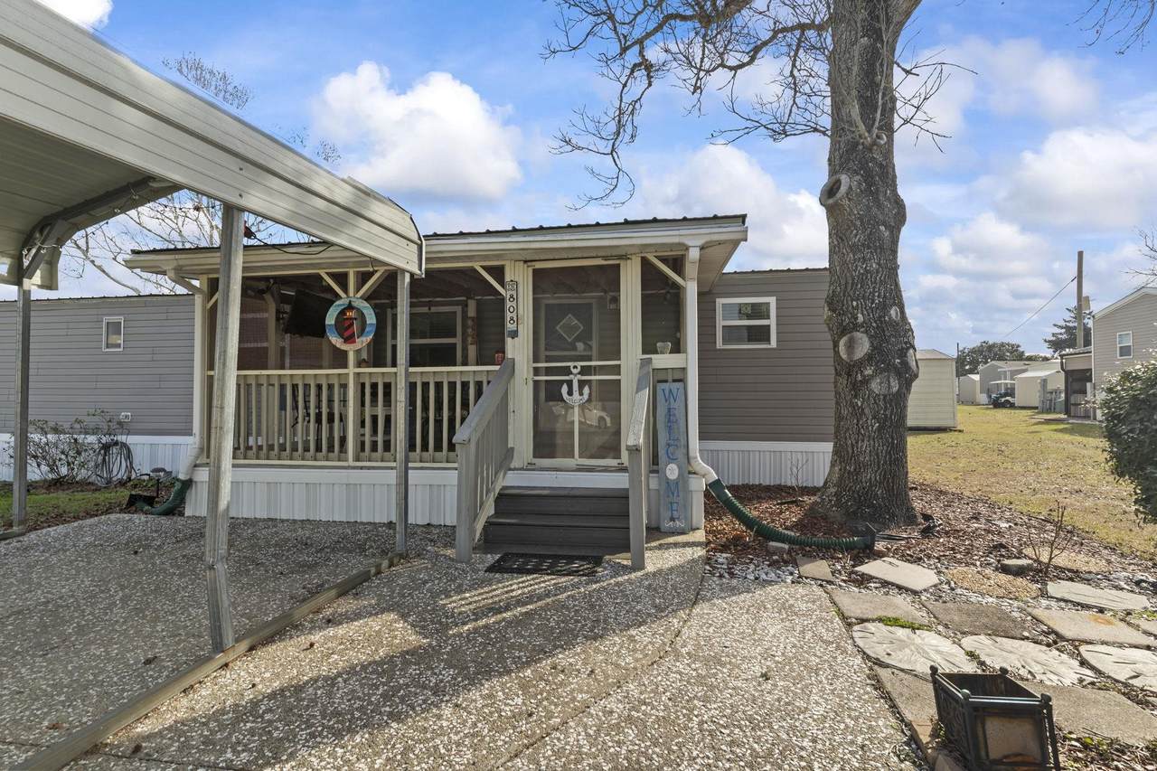 808 Waterway Dr. - Photo 1