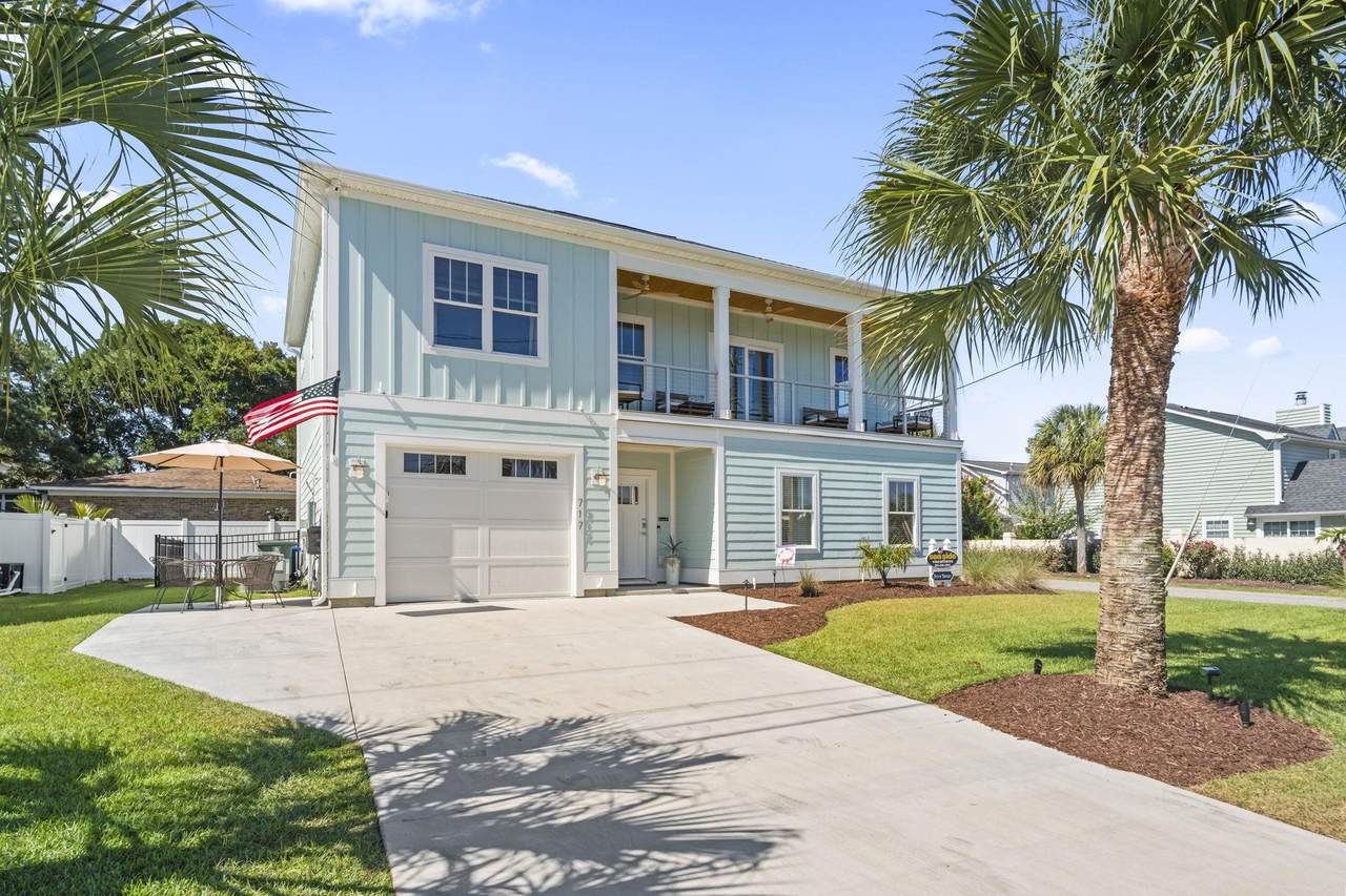 717 9th Ave. S - Photo 1