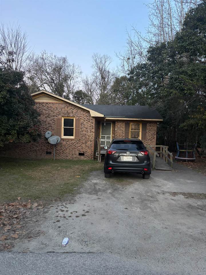 323 Edward Ave. - Photo 1