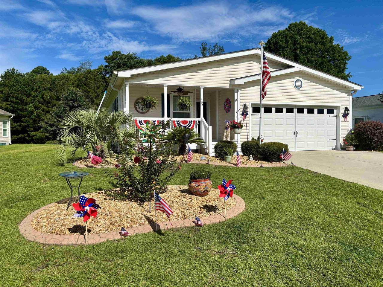 657 Lake Estates Ct. - Photo 1