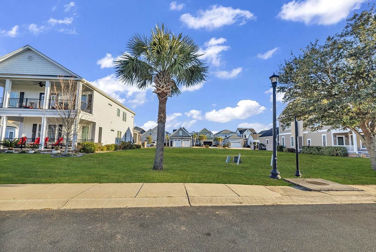 720 Crystal Water Way - Photo 1