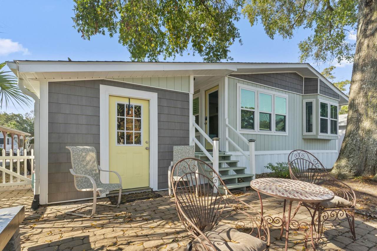 460 Fair Oaks Dr. - Photo 1