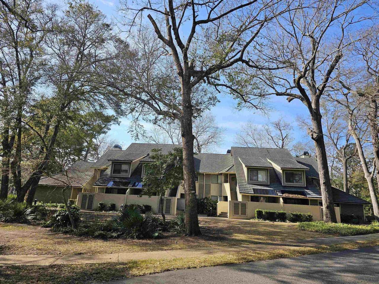 204 Baslow Ct. - Photo 1