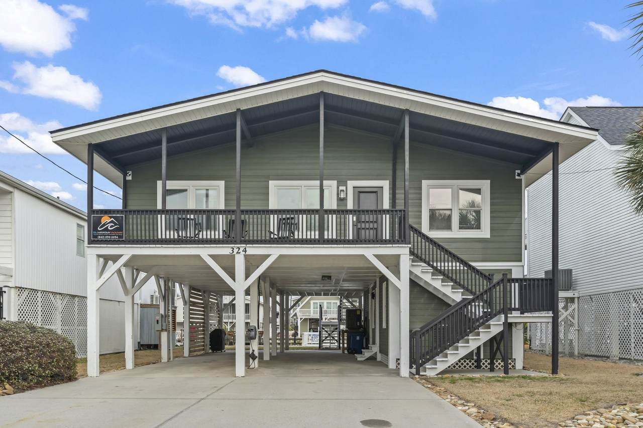 324 54th Ave. N - Photo 1