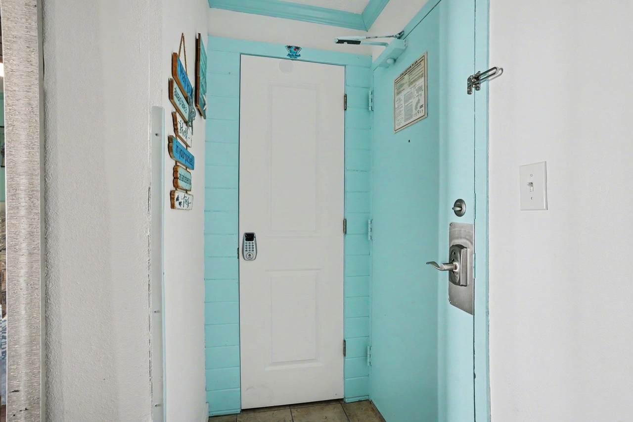 https://bt-photos.global.ssl.fastly.net/ccar/1280_boomver_1_2605844-2.jpg