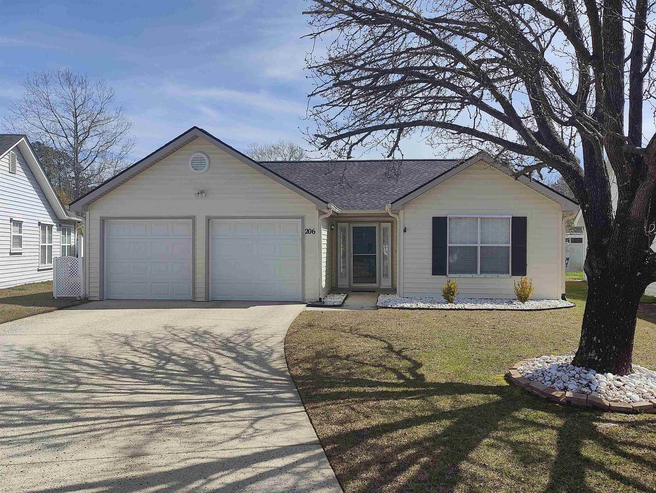 206 Forest Dr. - Photo 1