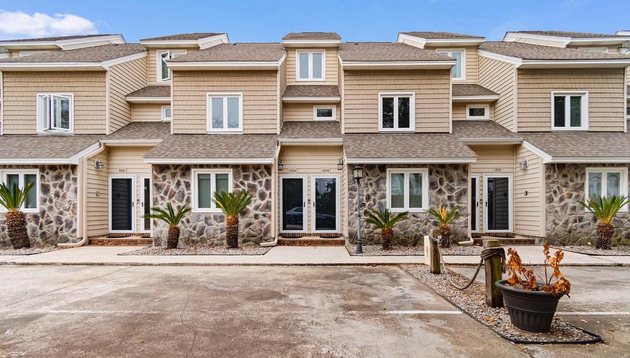 2010 Sand Dunes Dr. - Photo 1