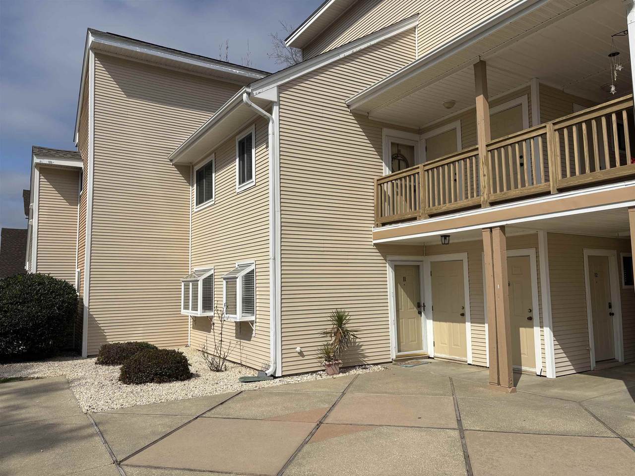 1025 Plantation Dr. W - Photo 1