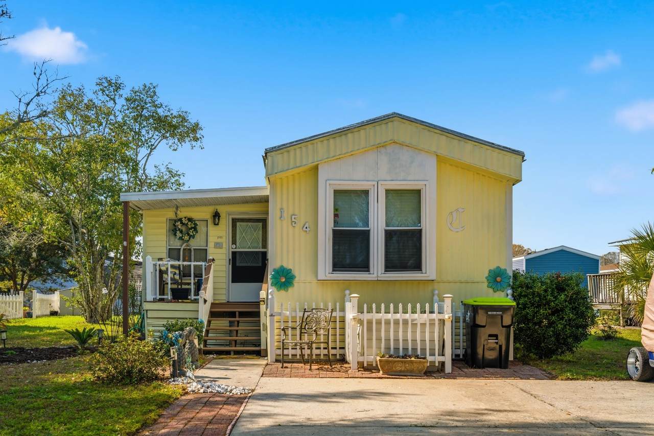 154 Crooked Island Circle - Photo 1