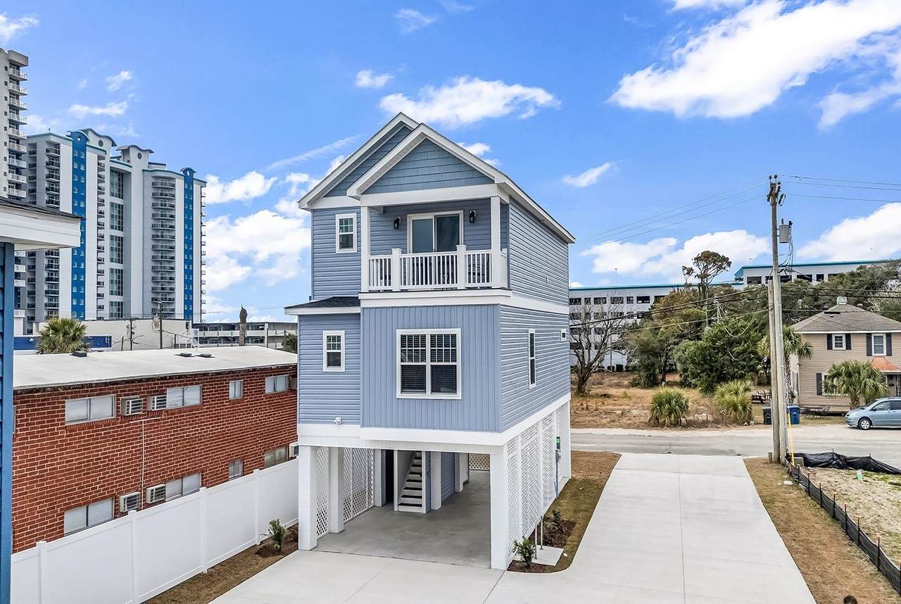 306 6th Ave. N - Photo 1
