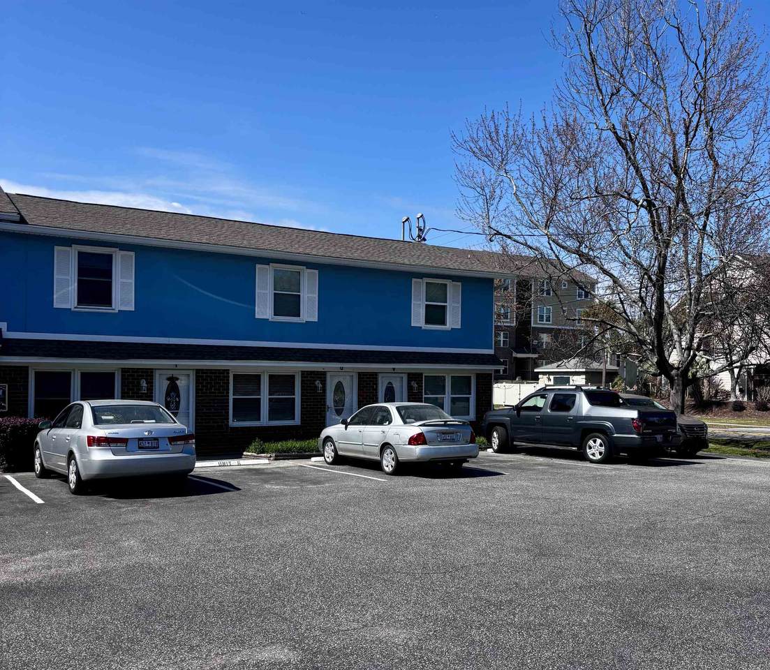 509 67th Ave. N - Photo 1