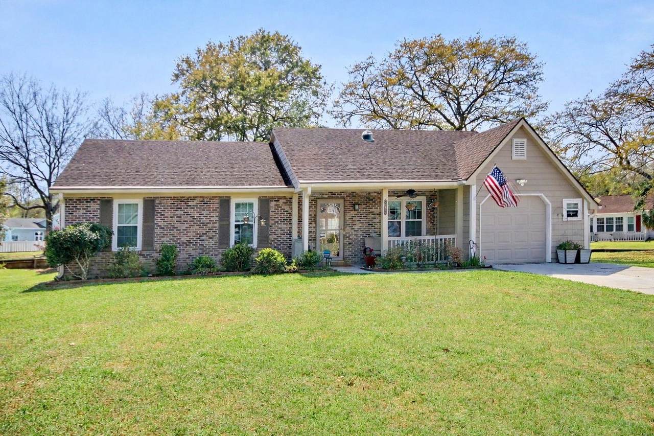 607 Bluebird Ln. - Photo 1