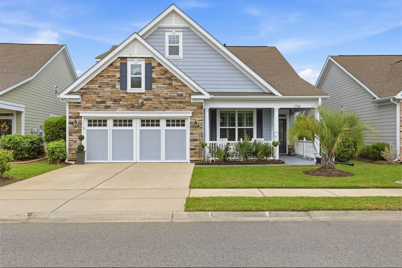 1744 Suncrest Dr. - Photo 1