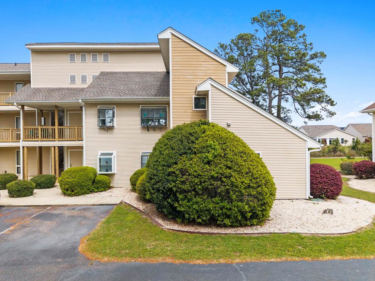 1025 Plantation Dr. W - Photo 1