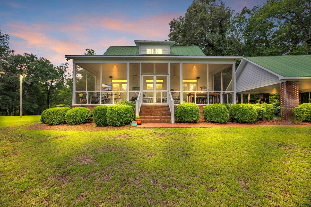 3231 Center Rd. - Photo 1