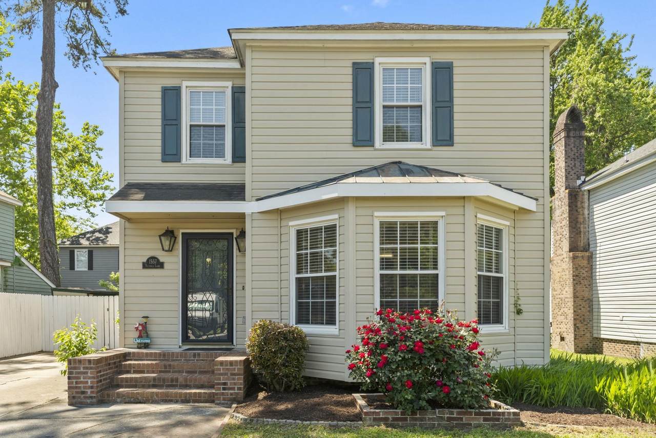 1557 Victoria Ln. - Photo 1