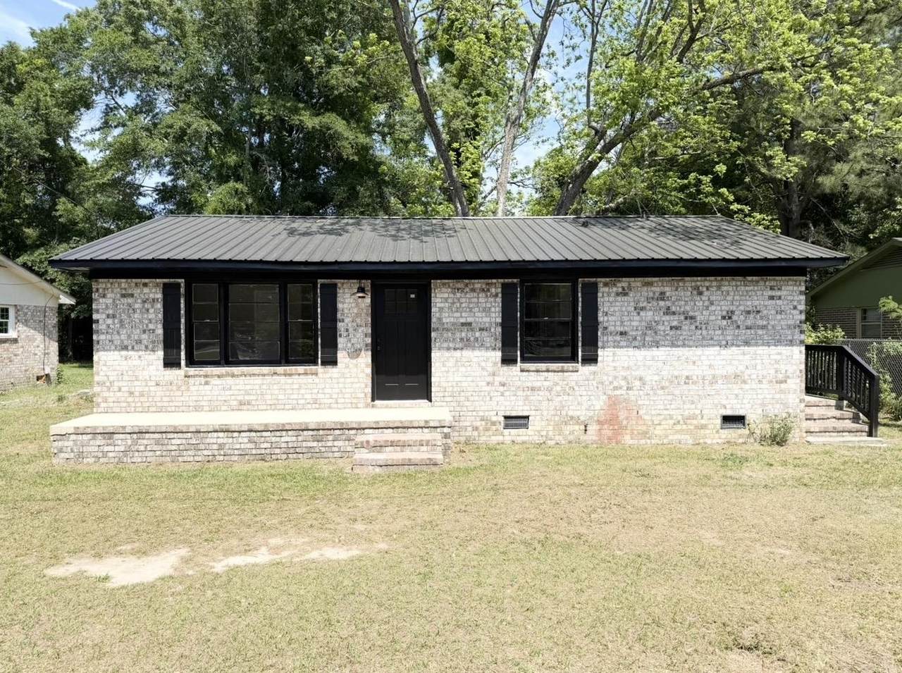 316 Dickson Dr. - Photo 1