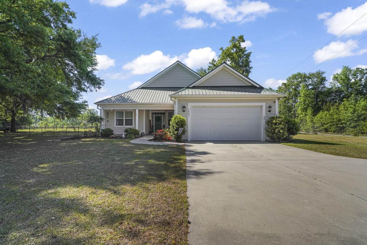 4867 Peachtree Rd - Photo 1