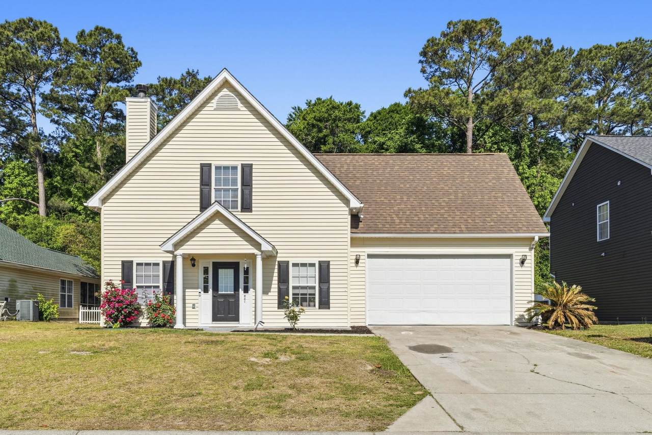 152 Clovis Circle - Photo 1