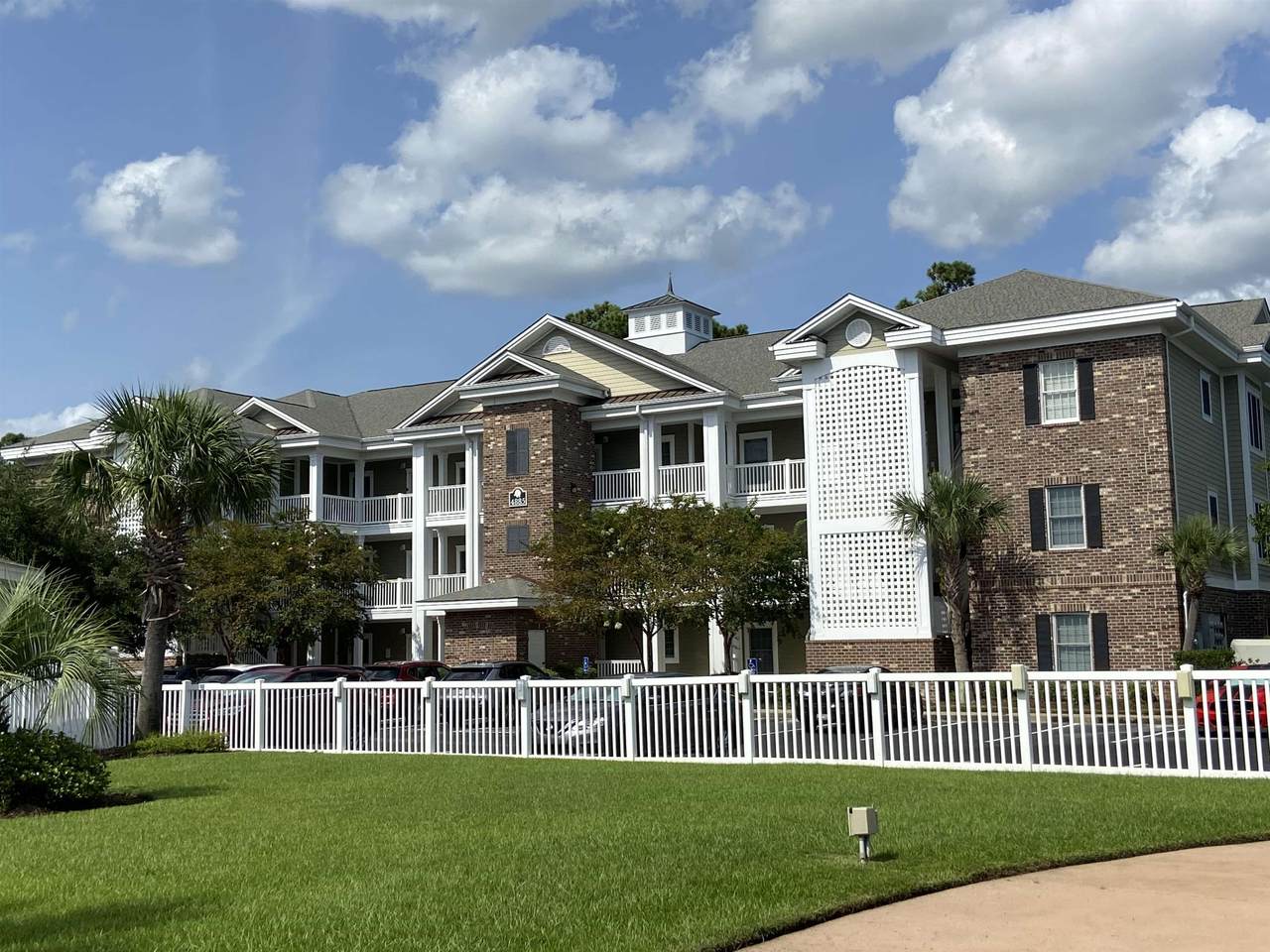 4869 Magnolia Pointe Ln. - Photo 1