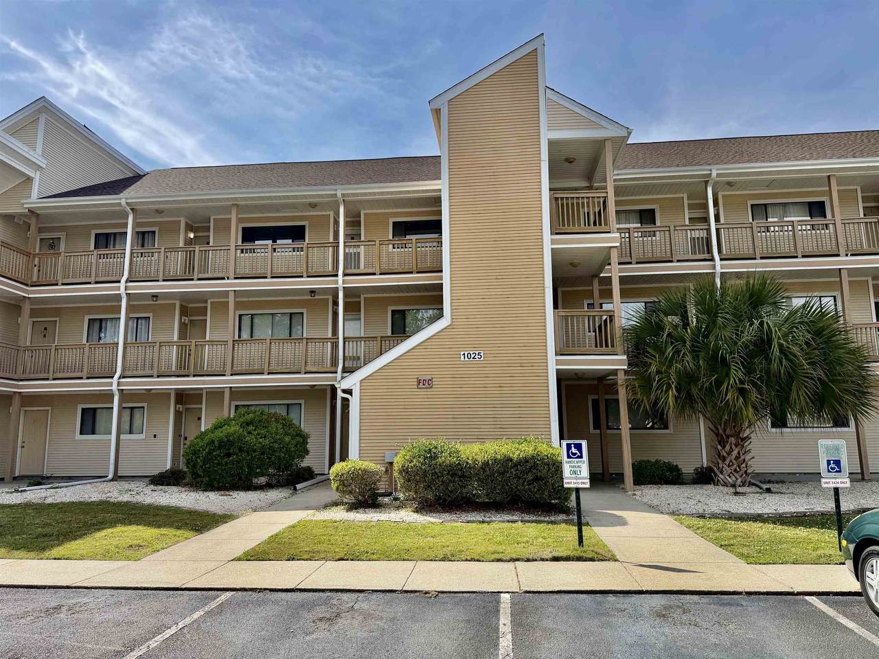 1025 Plantation Dr. - Photo 1