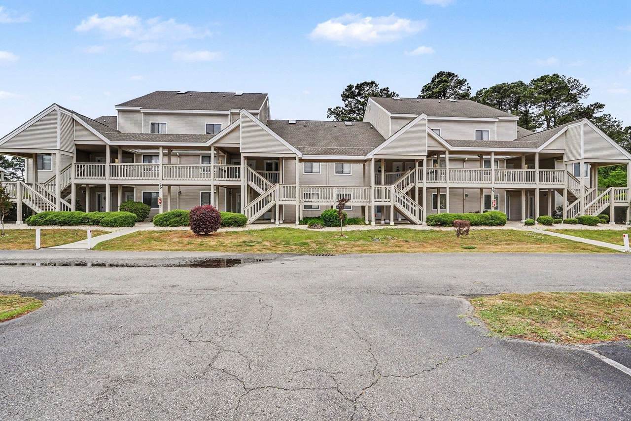 1095 Plantation Dr. W - Photo 1