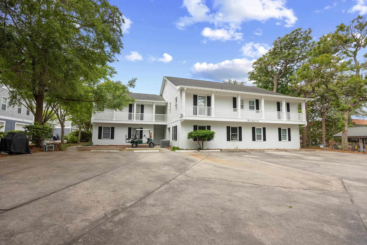 403 71st Ave. N - Photo 1
