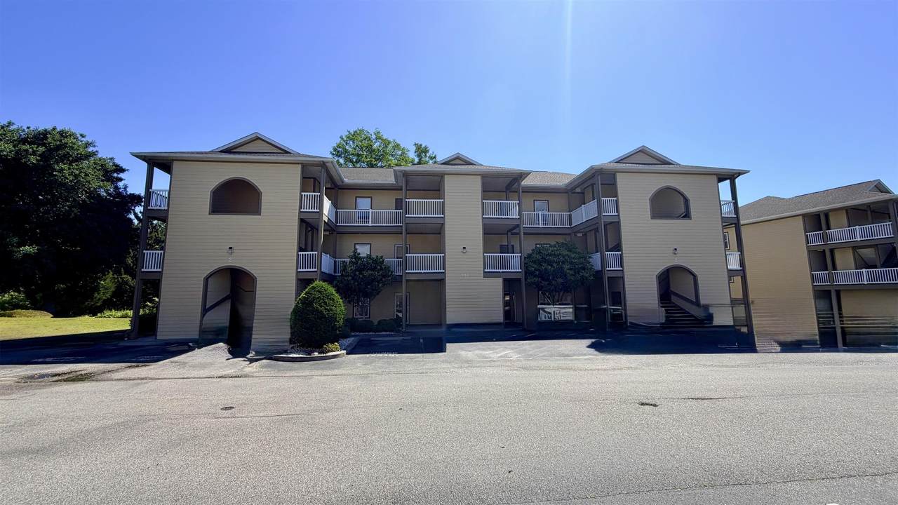 4104 Pinehurst Circle - Photo 1