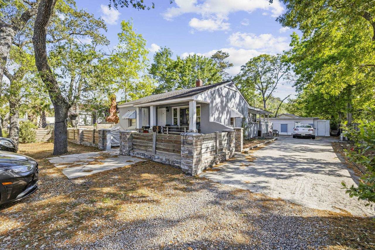 606 18th Ave. N - Photo 1