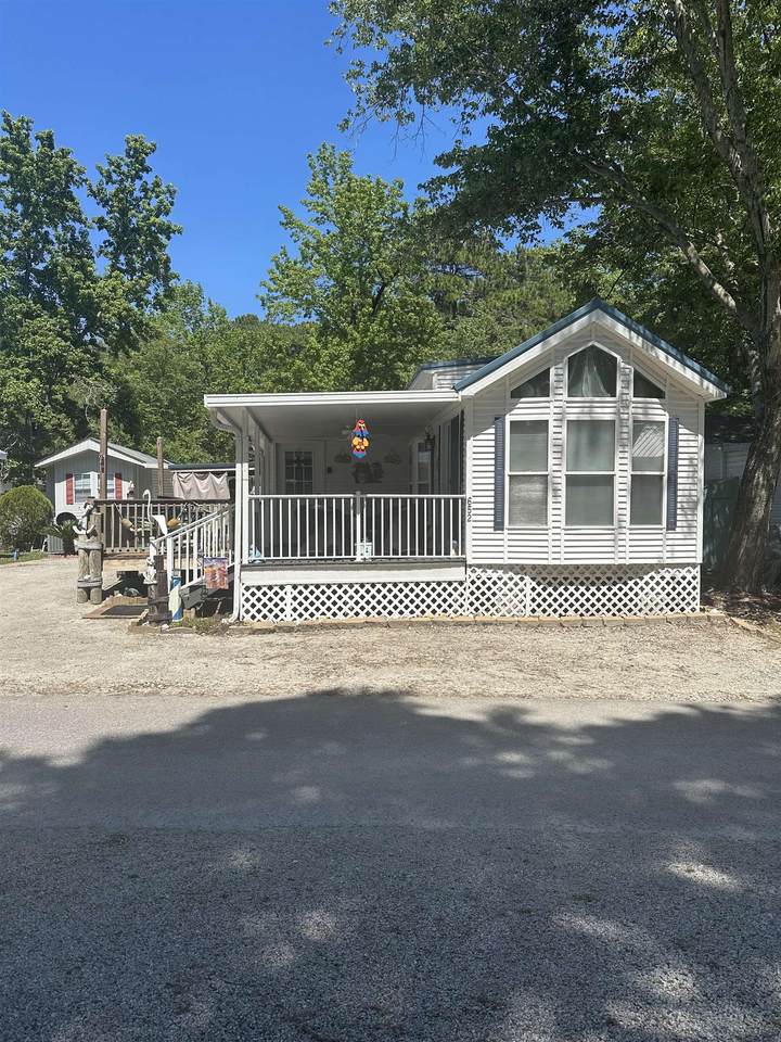 613 5th Ave. S - Photo 1