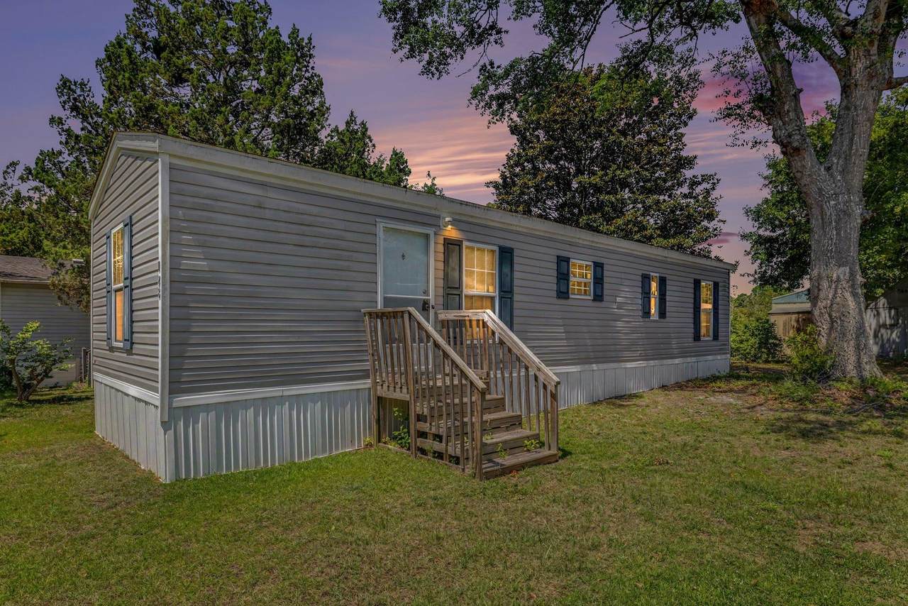 128 Crooked Island Circle - Photo 1