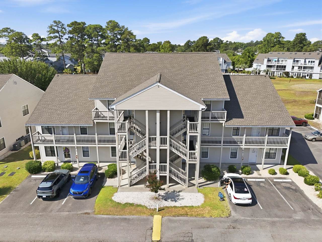 1095 Plantation Dr. - Photo 1