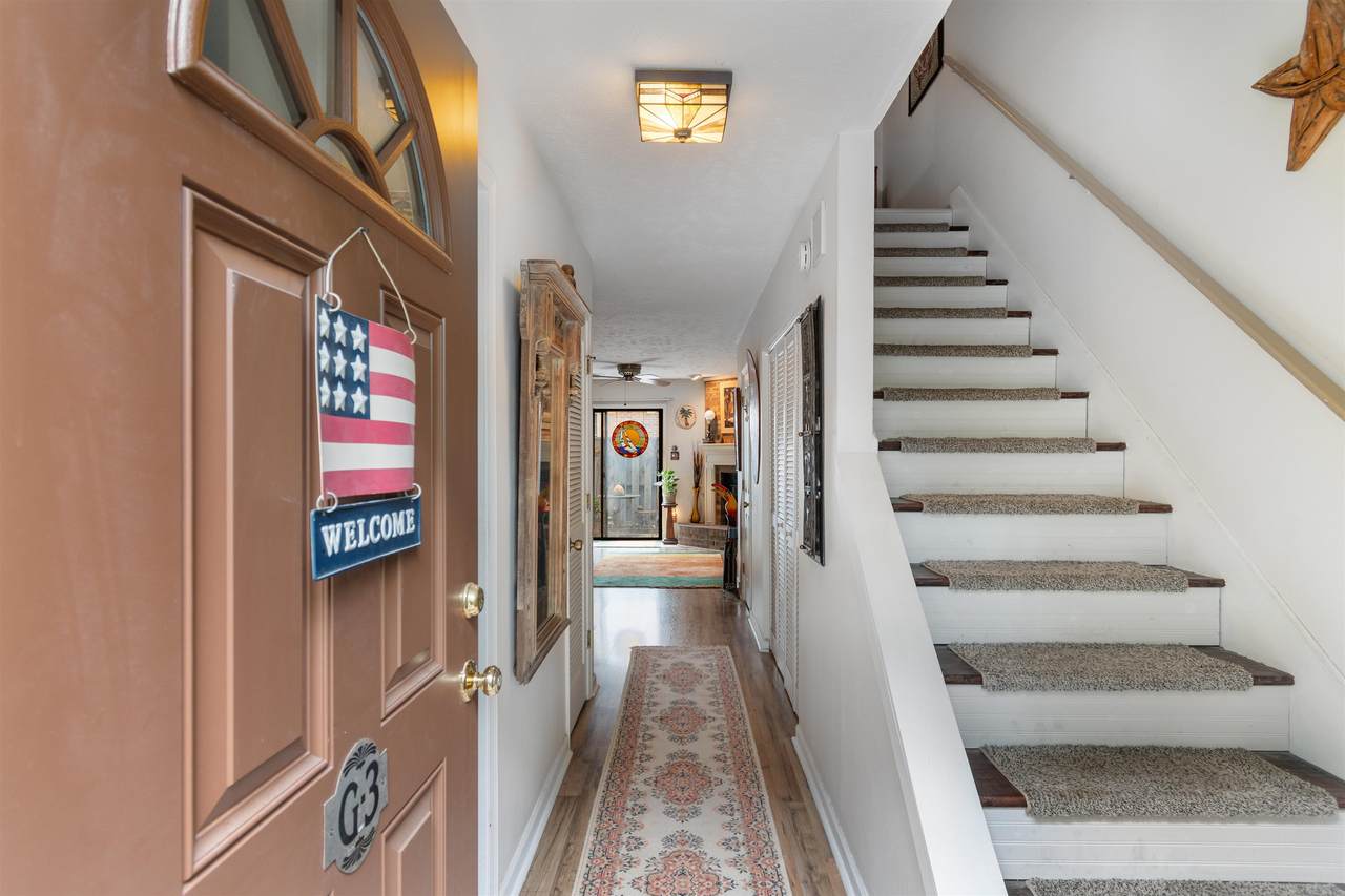 830 44th Ave. N - Photo 1